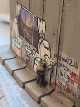 Load image into Gallery viewer, Sculpture LIVING ROOM - The Walled Off Hotel