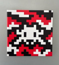 Load image into Gallery viewer, Camo Space Tile (Red and Black)
