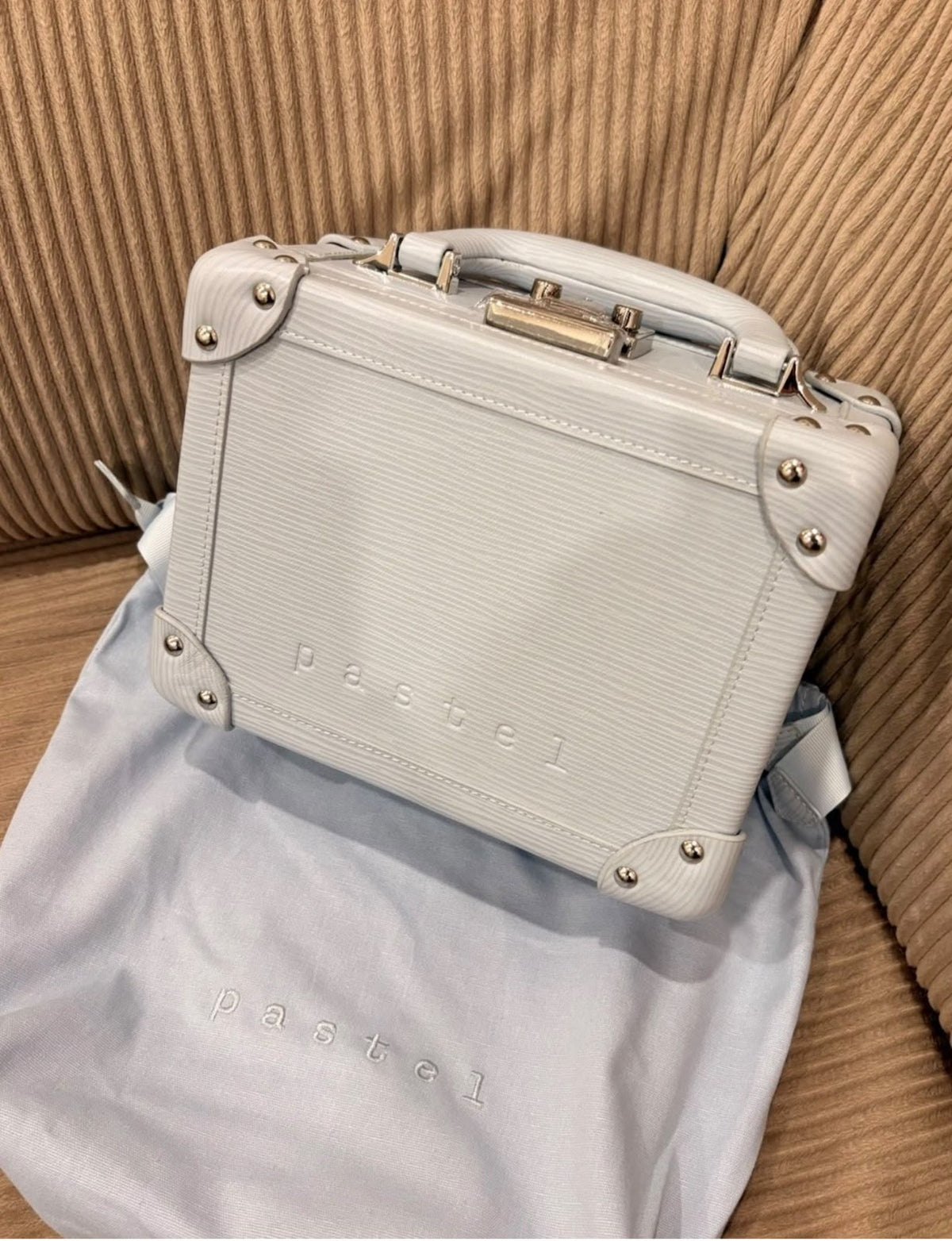 Pastel Trunk