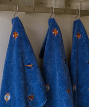 Load image into Gallery viewer, Face Towel - Wet Collection
