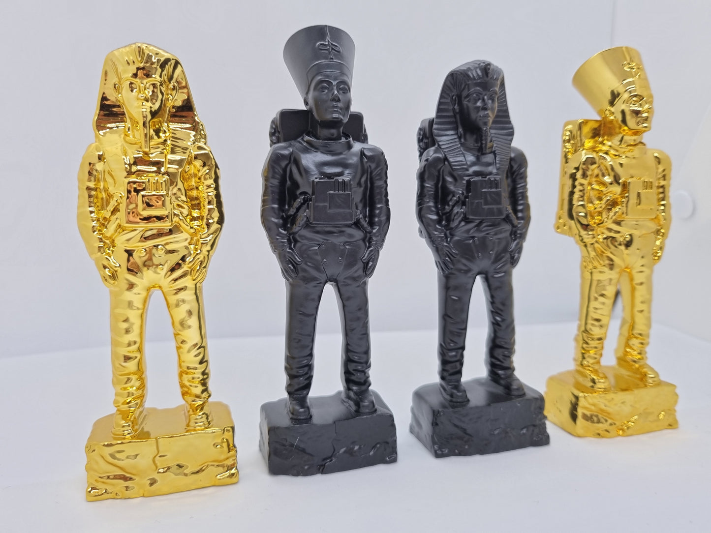 Ancient Astronaut Nefertiti (Black)