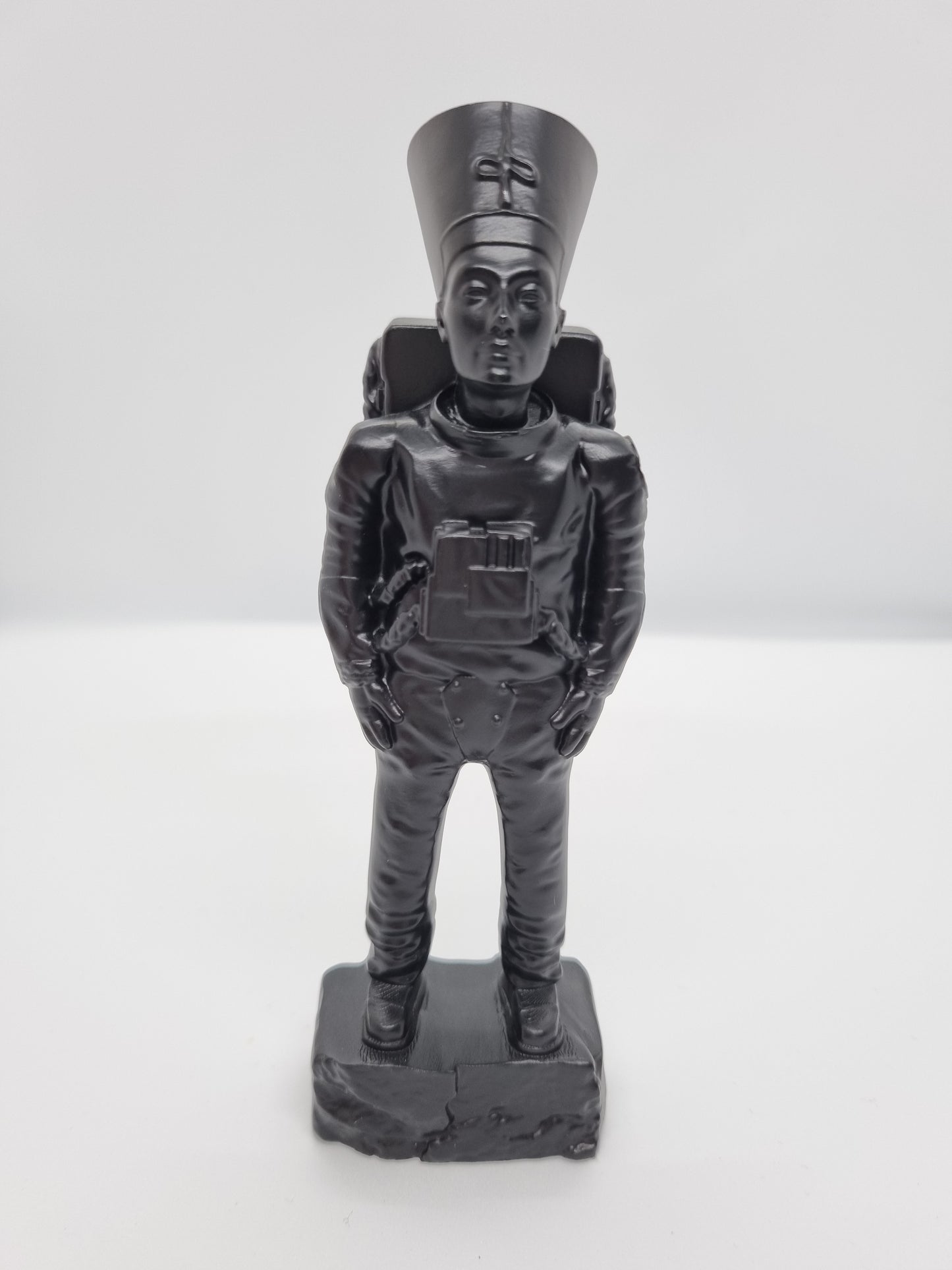 Ancient Astronaut Nefertiti (Black)